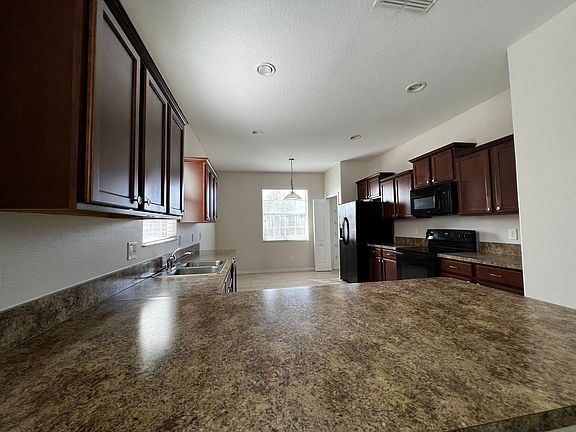 4th image of 2616 Carrickton Cir