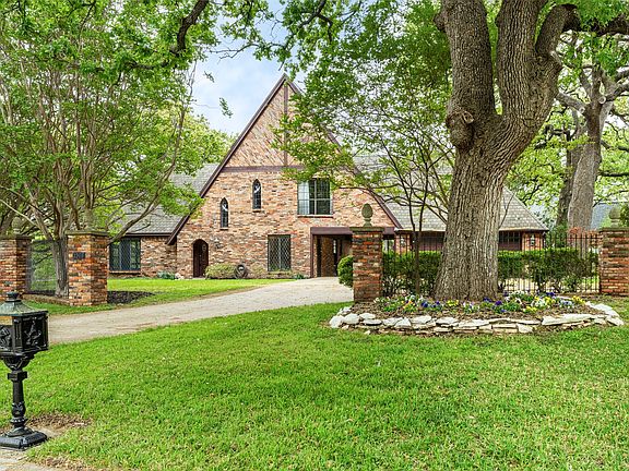 4th image of 1308 Clover Hill Rd