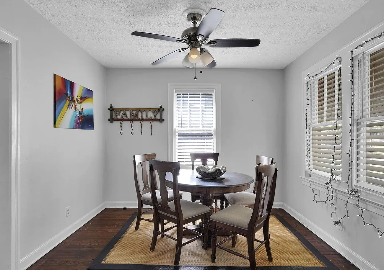 3 bed, 1075 sqft, $1,300 — Photo 3
