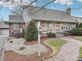 170 Hickory Ave, Tenafly, NJ 07670