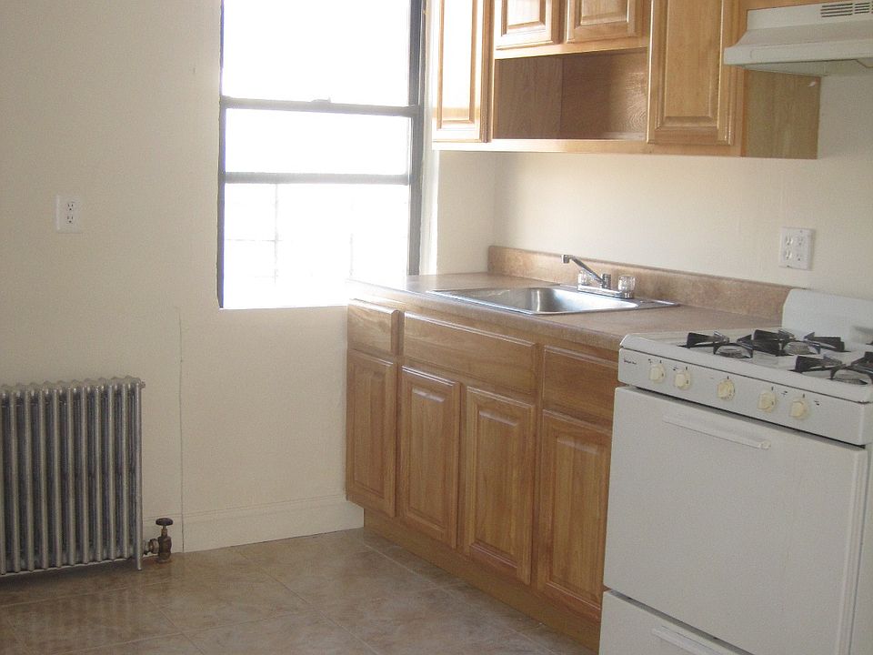 1st image of 126 Hawthorne Ave #1