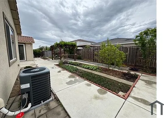 2196 Wild Lilac Ave — Photo 9