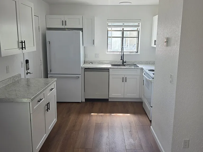 16408 E Rice Pl #B — Photo 7
