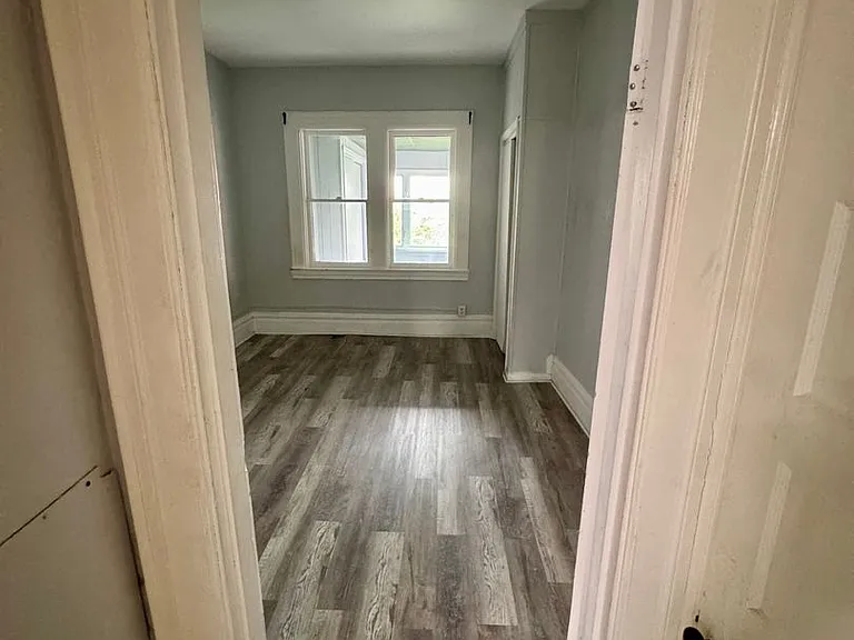 1810 Brownsville Rd — Photo 14