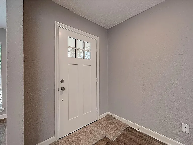 1623 Cherry Ridge Dr — Photo 3