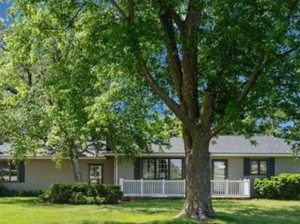 22359 20th St, Oelwein, IA 50662