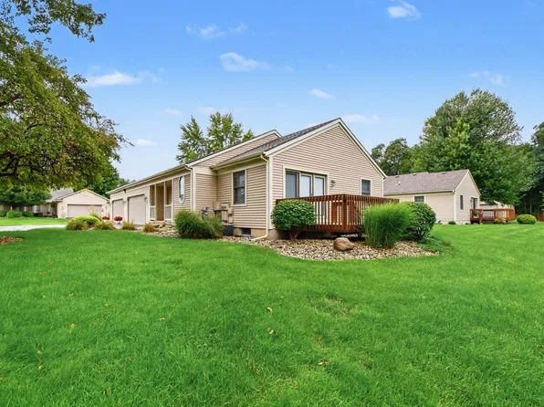 406 Falcon Dr #1, Wayland, MI 49348