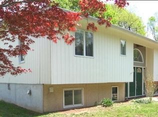 13 1st St, Califon, NJ 07830