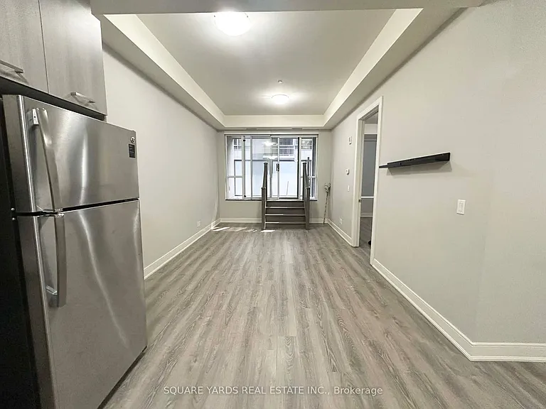 150 Main St W #313 — Photo 8