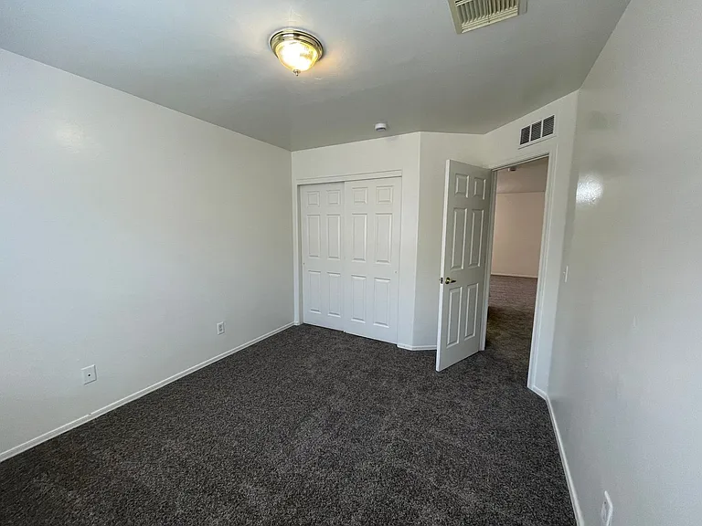 114 E Medina Rd — Photo 9