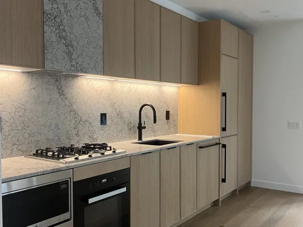 5433 Oak St, Vancouver, BC