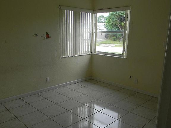 3rd image of 4301 NE 7th Ave