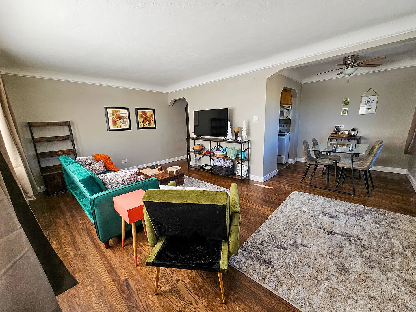 Park Hill Condo- Airy, Updated,Clean and Great Location — Photo 2