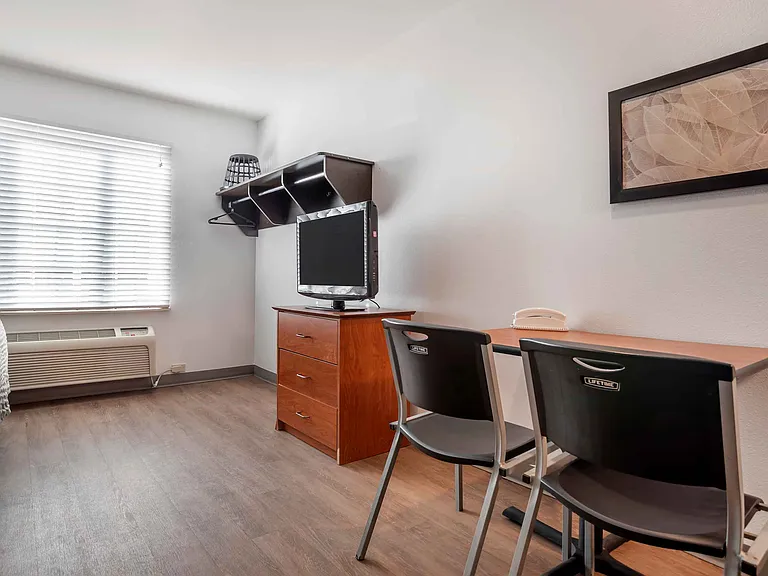 Studio Suite - 2 Full Beds