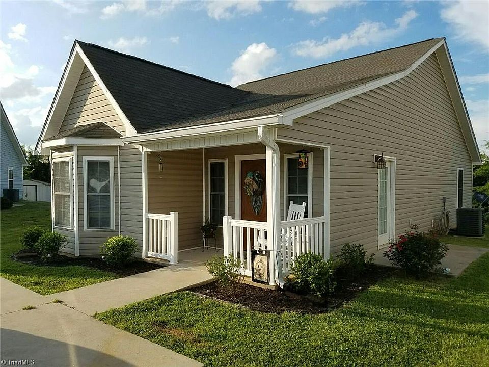 1st image of 412 Lennox Dr