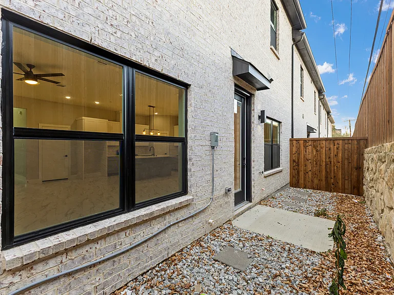2378 Usman Dr — Photo 21