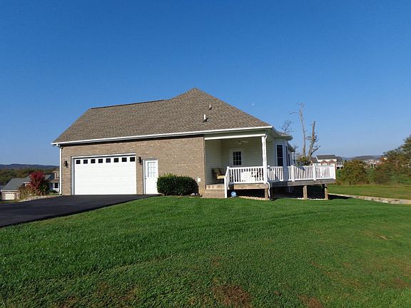 2nd image of 49 Fairway Ct