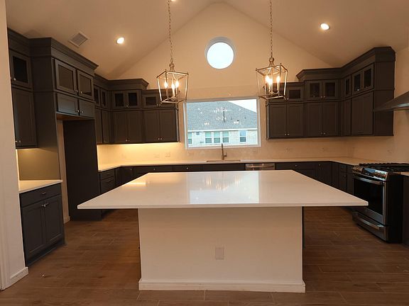 4th image of 5049 Bluebell Way