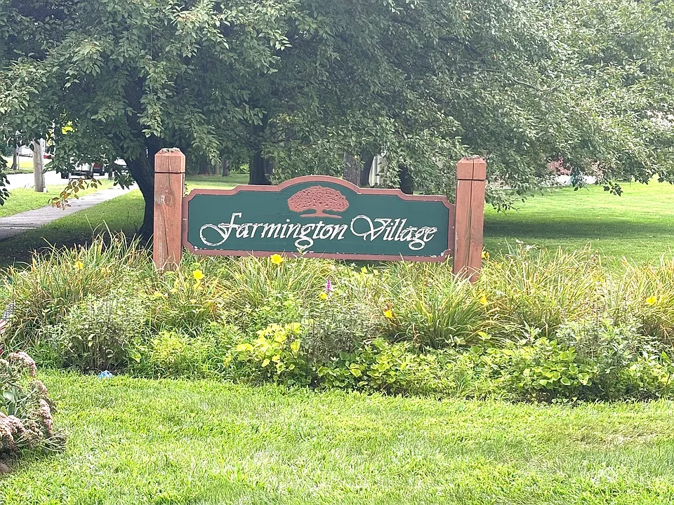 1660 Farmington Ave #2