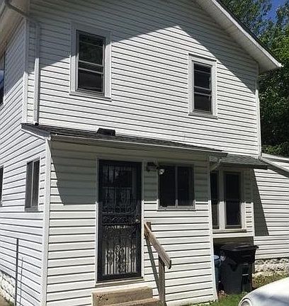 2nd image of 605 Roscoe Ave