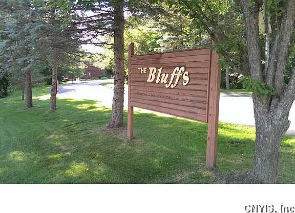 3rd image of 8189 Bluffview Dr