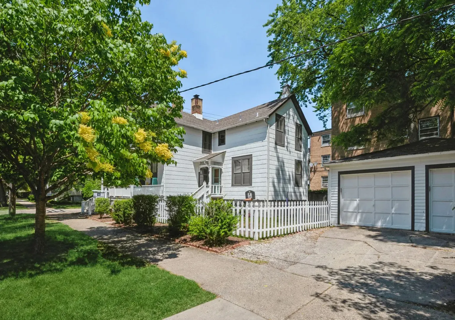 4 bed, 2.5 bath, 2177 sqft, $6,500 — Photo 3