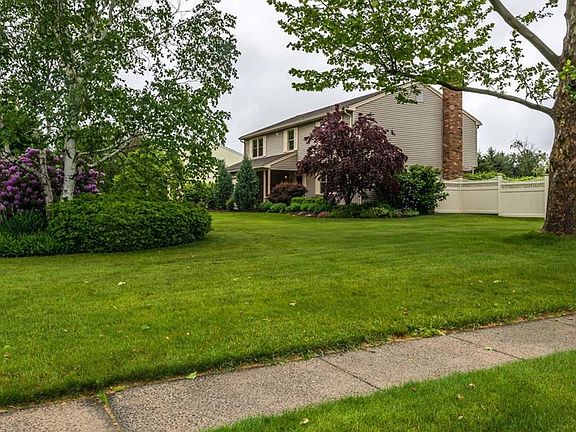 3rd image of 66 Cadbury Ln