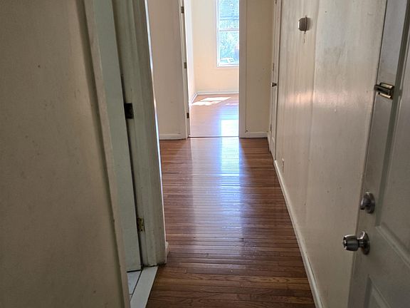 5th image of 207A Mallory Ave #2F