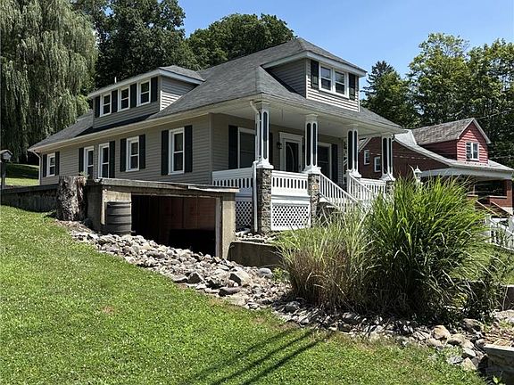 3rd image of 1067 Lower South Main St
