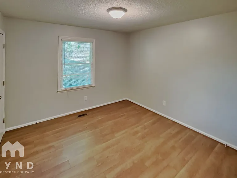 4629 Longbriar Dr — Photo 15