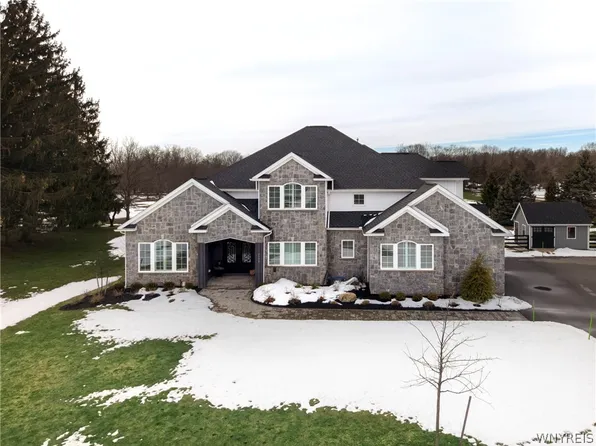 4990 Kraus Rd, Clarence, NY 14031