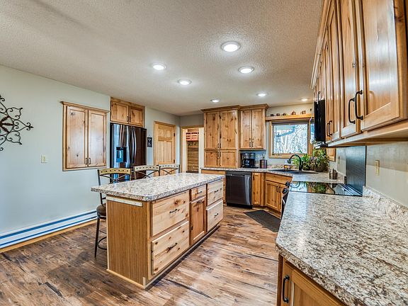 2nd image of 32061 Primrose Ln