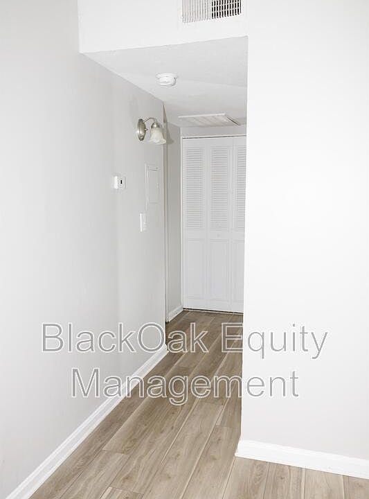 Yorktown Apartments 7602 Garrison Rd Louisville KY Zillow