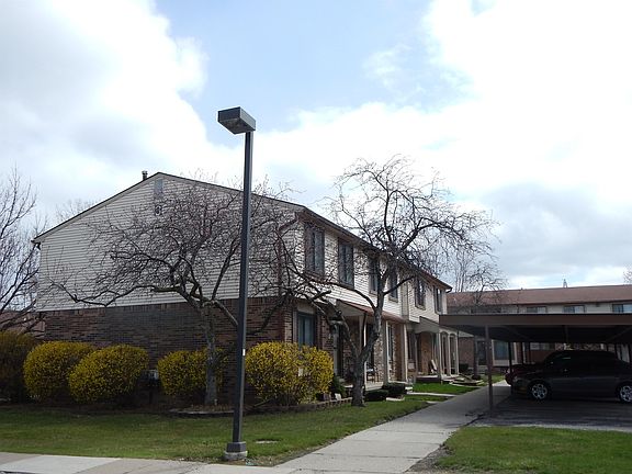 3rd image of 16904 Kingsbrooke Dr