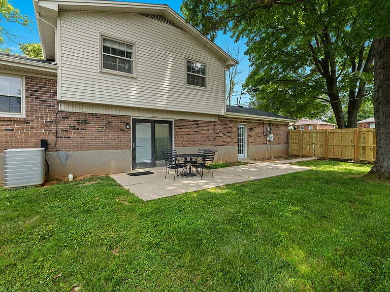 10404 Lark Park Dr — Photo 25