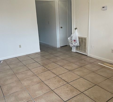 4th image of 806 Angela Ave APT B