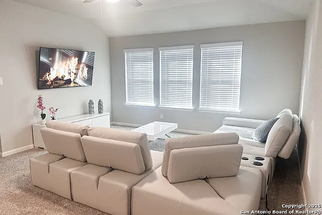 5 bed, 3.5 bath, 3101 sqft, $4,900 — Photo 1