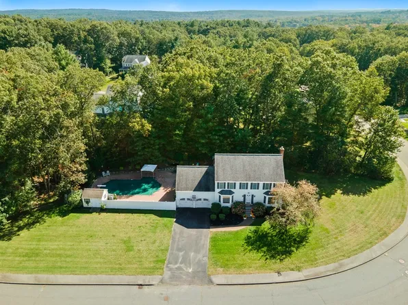 132 Londonderry Way, Uxbridge, MA 01569