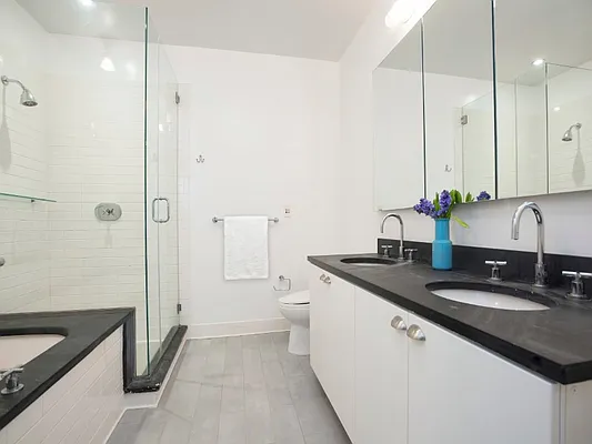 Sold by Sotheby's International Realty | media 6