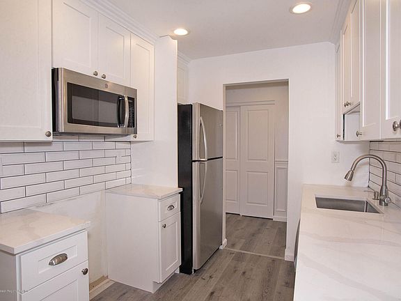 4th image of 168 Amberly Dr Unit C