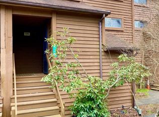 139 English Ct, Bushkill, PA 18324