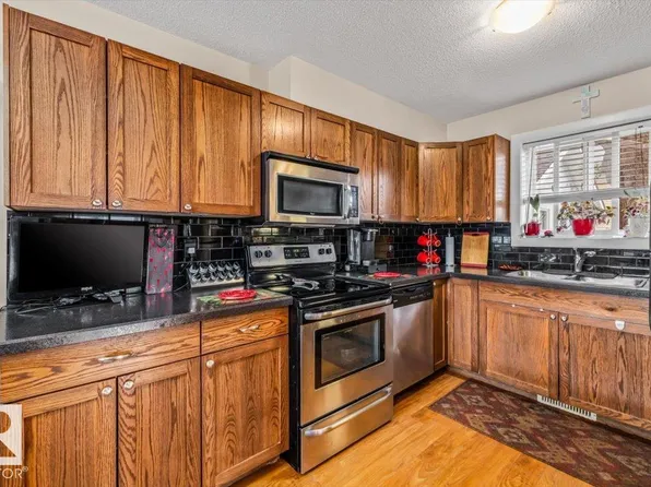 11436 88th St NW, Edmonton, AB T5B 3R1