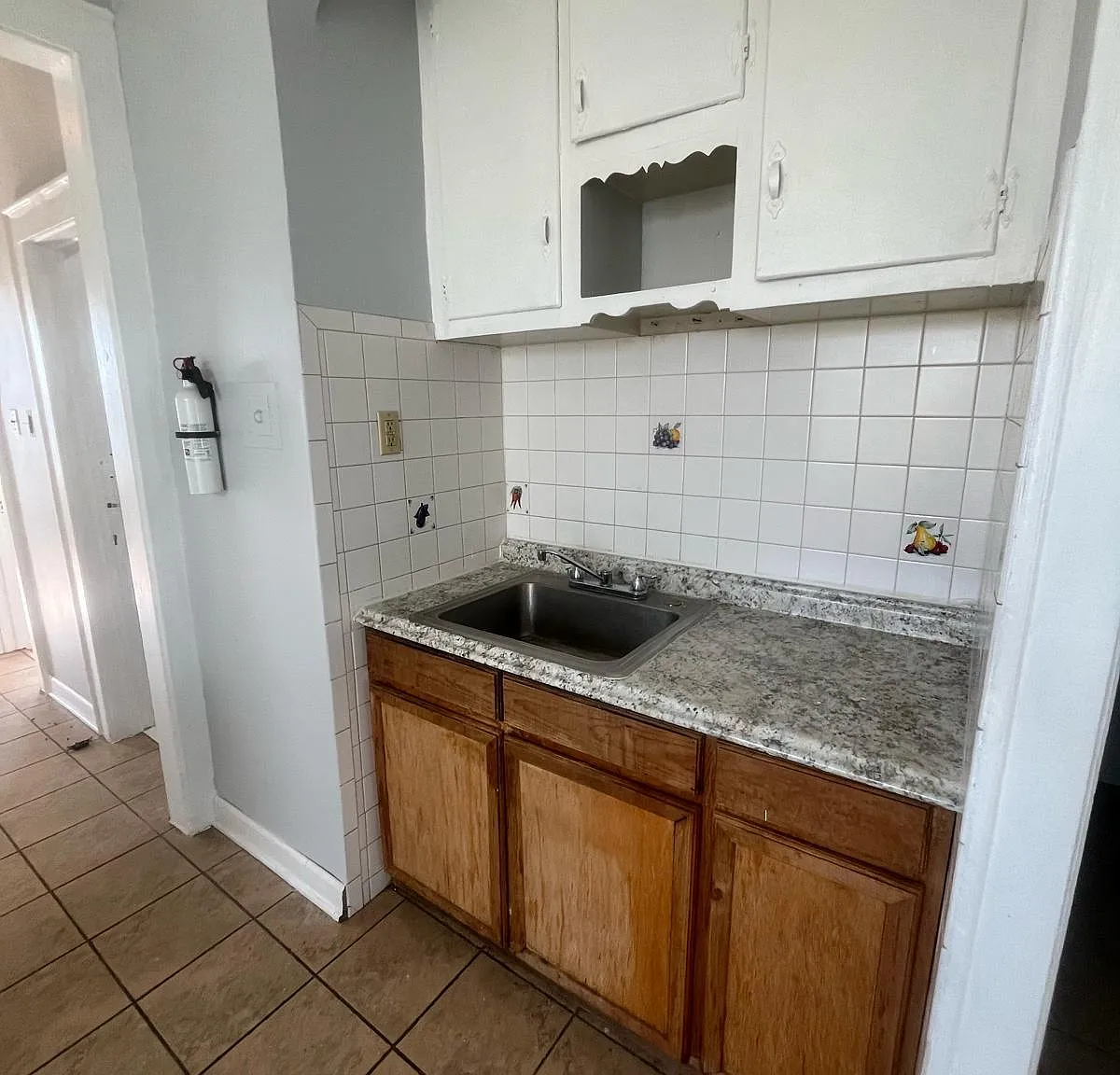 3 bed, 1100 sqft, $2,500 — Photo 2