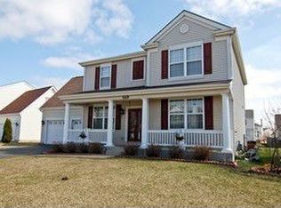 569 S Beacon Ln, Round Lake, IL 60073