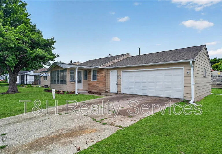 1819 Knox St — Photo 2