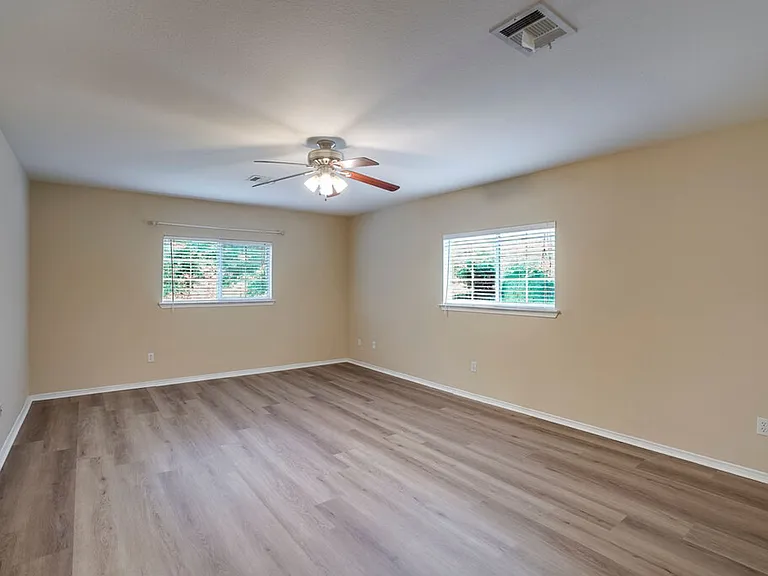 2101 Deer Creek Trl — Photo 12