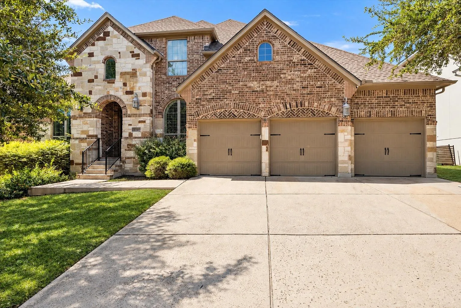 5 bed, 4.5 bath, 3673 sqft, $7,250 — Photo 1