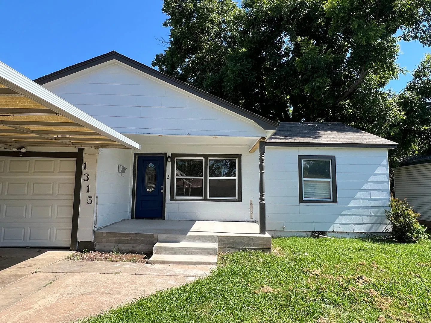 1315 NW Bessie- available now! — Photo 1