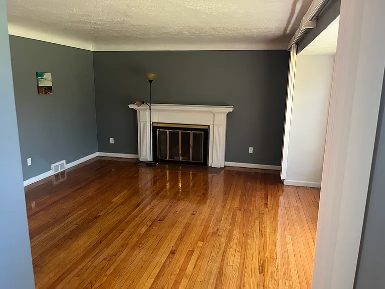 15300 Stahelin Ave — Photo 8
