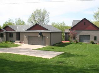 15578 Parkwood Cir, Avon, MN 56310